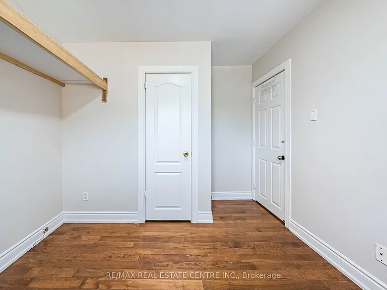 2 Milner Rd #MAIN FLOOR — Photo 29