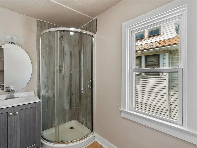 3108 N 44th St — Photo 3