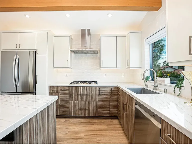 262 Barbara Ave — Photo 5