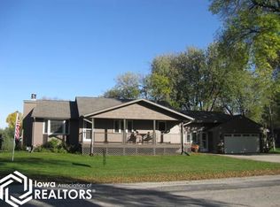 204 S 4th St, Mallard, IA 50562