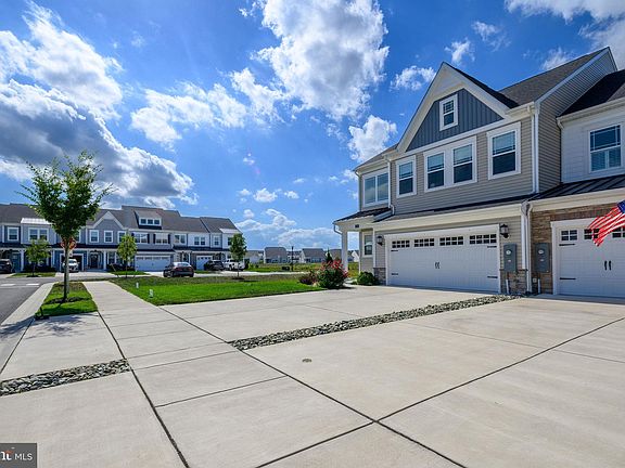 3rd image of 37205 Fayetteville Ct