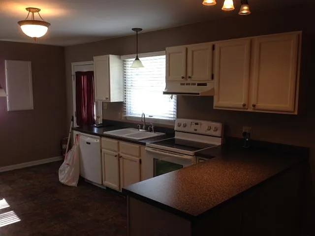 2 bed, 1000 sqft, $1,950 — Photo 4