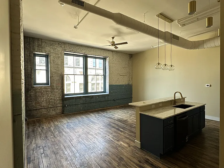 725 Jefferson Ave #302 — Photo 6