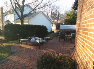 16002 Meadow Oak Dr, Chesterfield, MO 63017