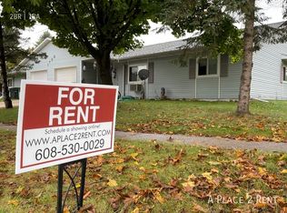 1733 Hemlock Dr APT A, Reedsburg, WI 53959