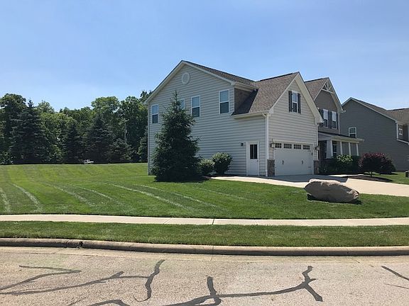 2nd image of 105 Tecumseh Ct