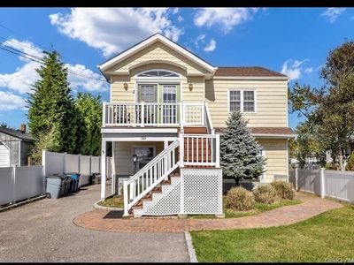 50 E Beach  Promenade, Lindenhurst, NY, 11757