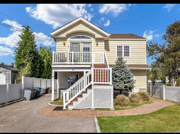 50 E Beach  Promenade, Lindenhurst, NY 11757
