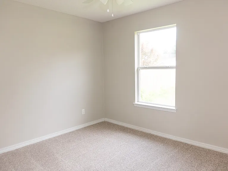 465 Jillian Dr — Photo 20