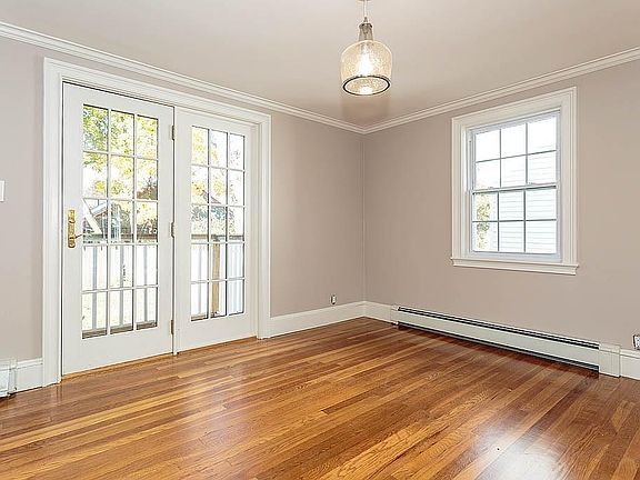 5th image of 92 Lasell St