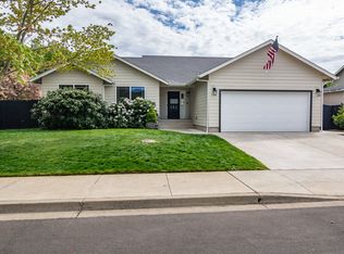2415 SE Chinaberry Ave, Roseburg, OR