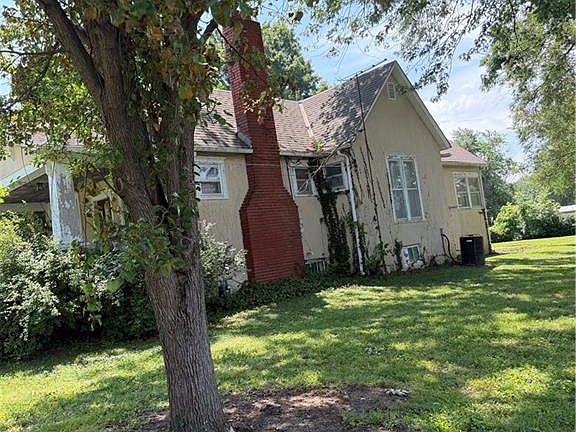4th image of 314 E Main St