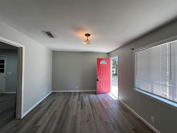 5th image of 1606 Klauke St