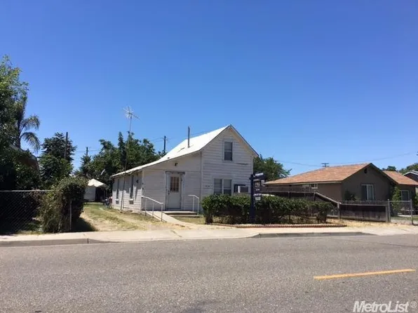 2225 1st St, Hughson, CA 95326