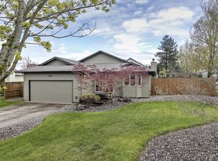 1202 SW McGinnis Ct, Troutdale, OR 97060