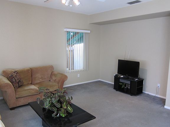 2nd image of 1629 Gateway Dr