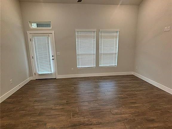 3rd image of 471 Azurite Rd