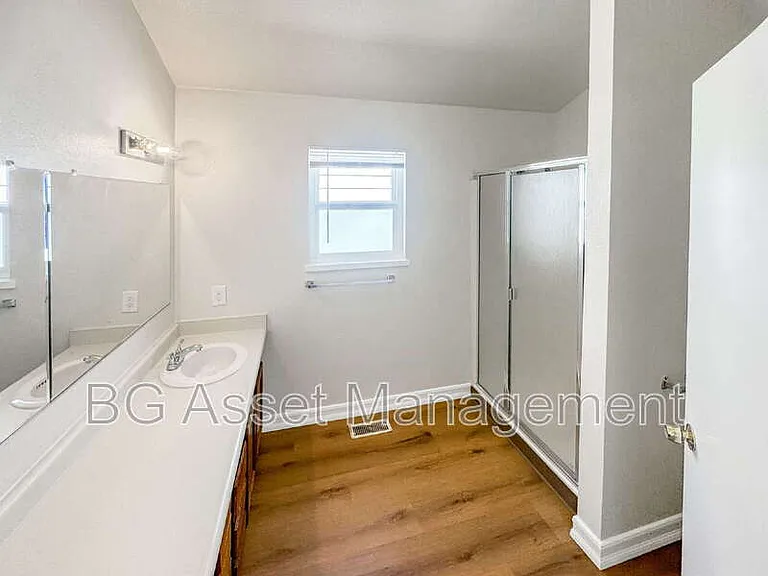 810 3rd St — Photo 12