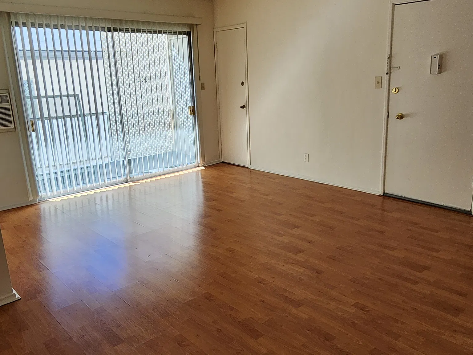 1022 N Orange Grove Ave — Photo 2