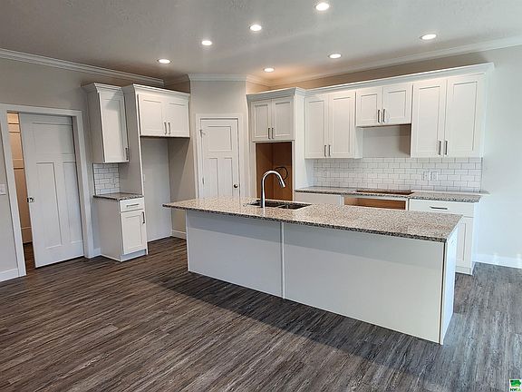 2nd image of 3000 Julia Cir