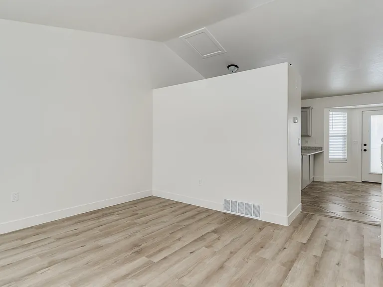 2271 W 1450 N — Photo 15