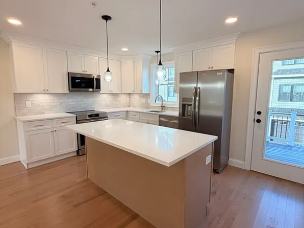 9 Acton Rd #8, Chelmsford, MA 01824