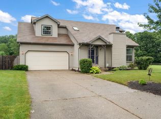 590 Lake Park Dr, Valparaiso, IN 46385