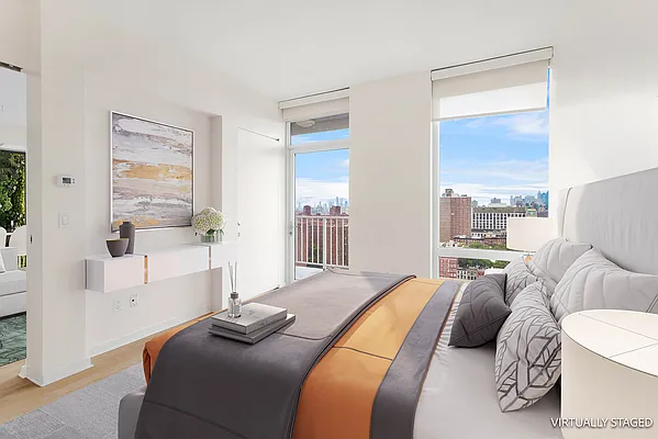 Rented by Coldwell Banker Warburg | media 15