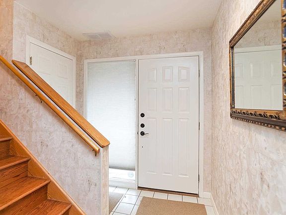 3rd image of 33 Fawn Ct #33