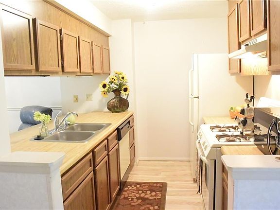 5th image of 2998 Heatherwood Ct