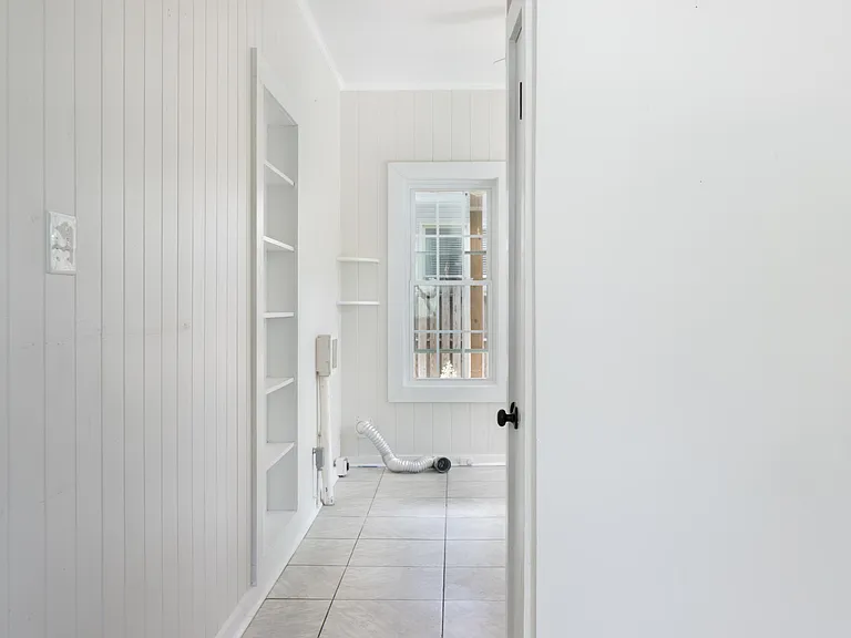1516 Brookside Ave — Photo 13