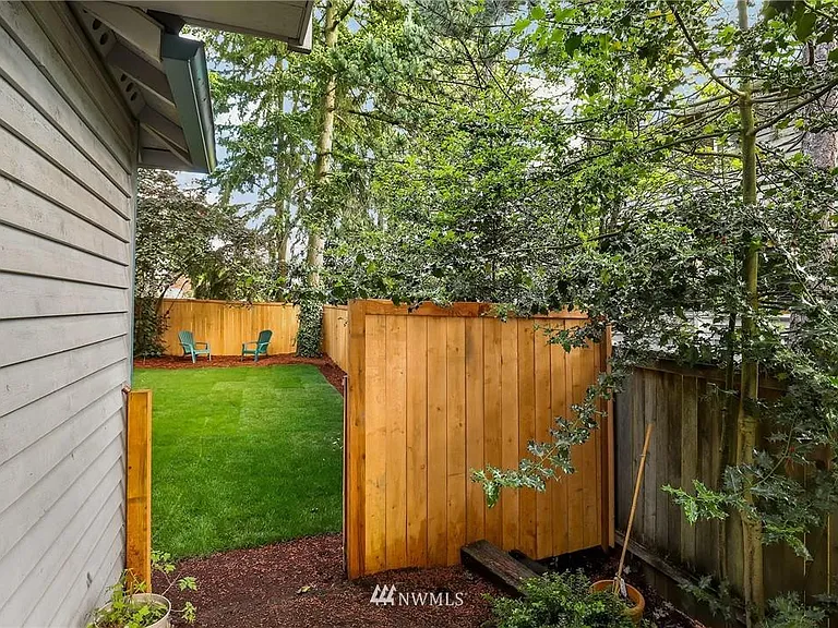 850 NE 123rd St #B — Photo 16