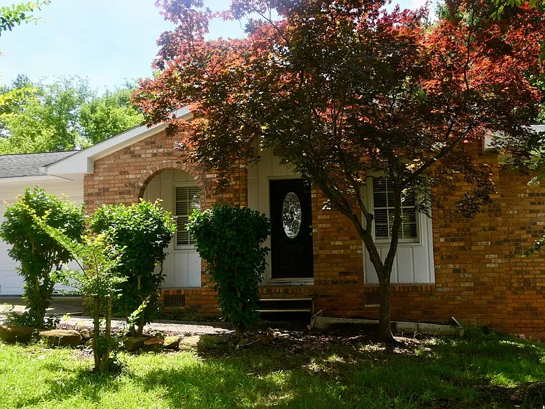 4624 Burns Rd — Photo 2