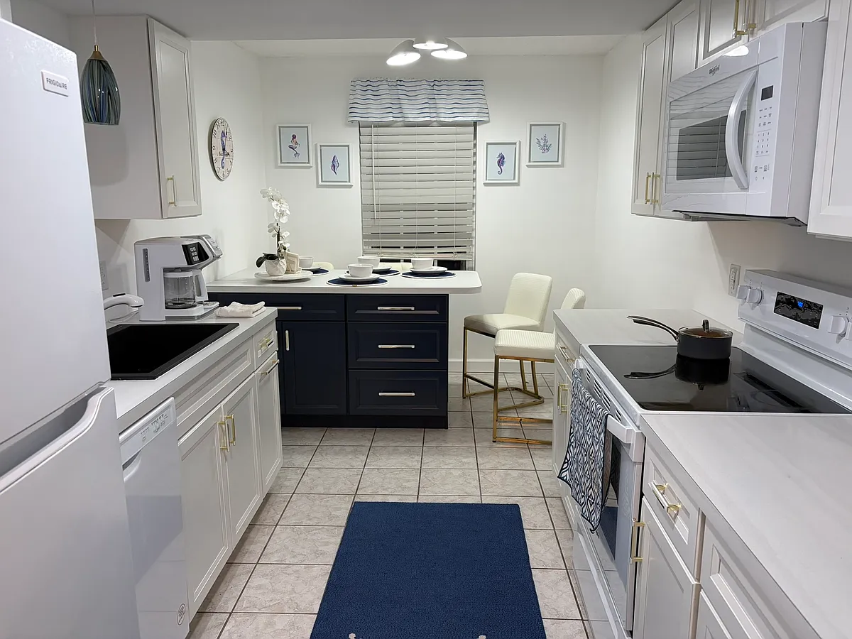 Building Photo - 1280 Surf Rd #103