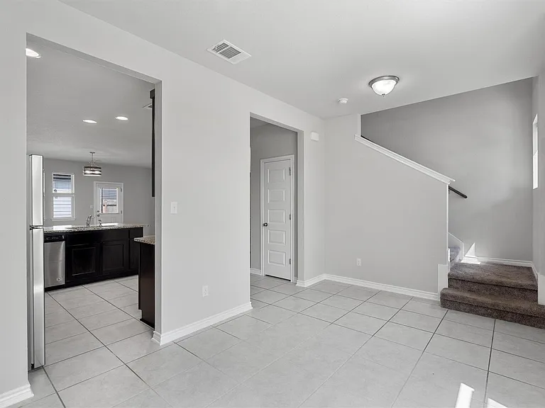 1805 Artesian Springs Xing — Photo 6