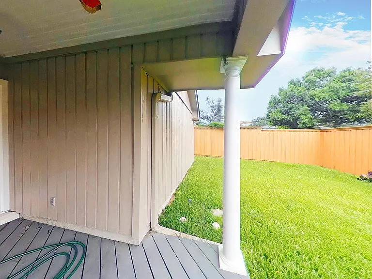 7618 Meadowhaven Dr — Photo 32