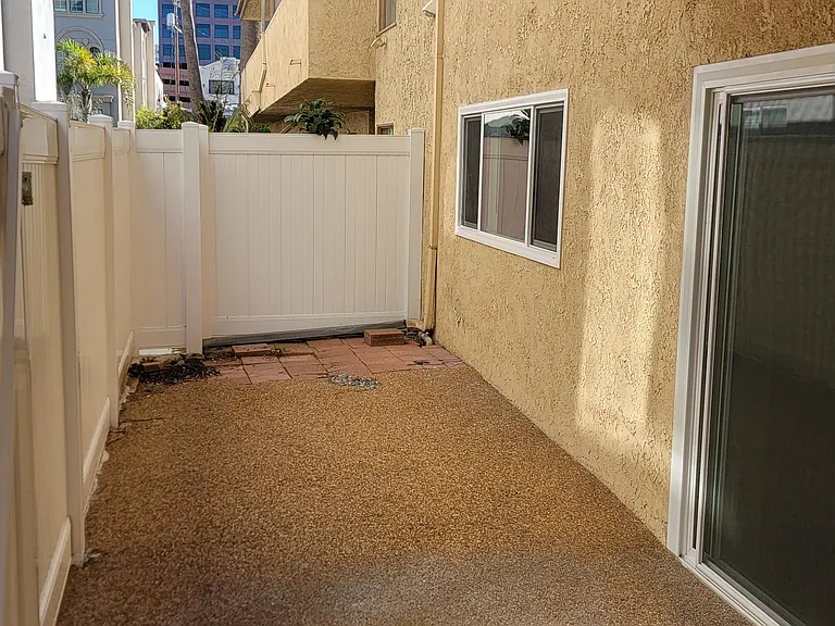 1020 Granville Ave #103 — Photo 19