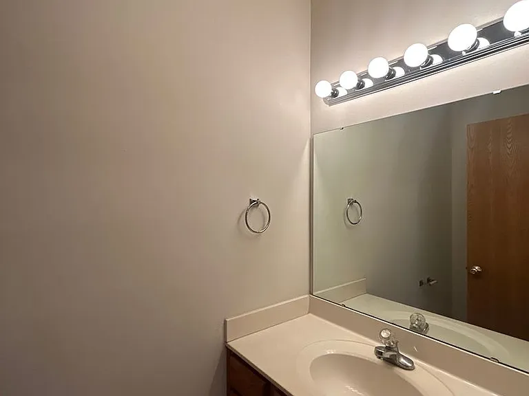 2714 Wyndham Ct — Photo 6