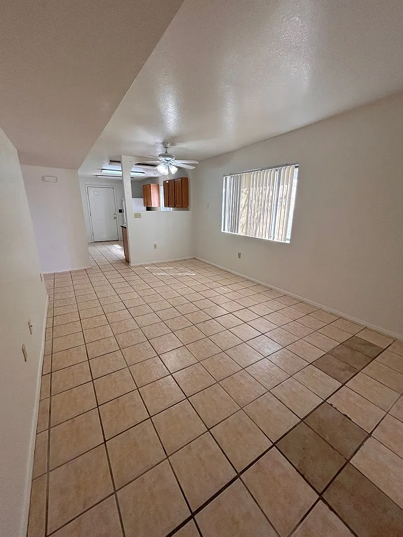 Building Photo - 1150 N Catalina Ave #1-3