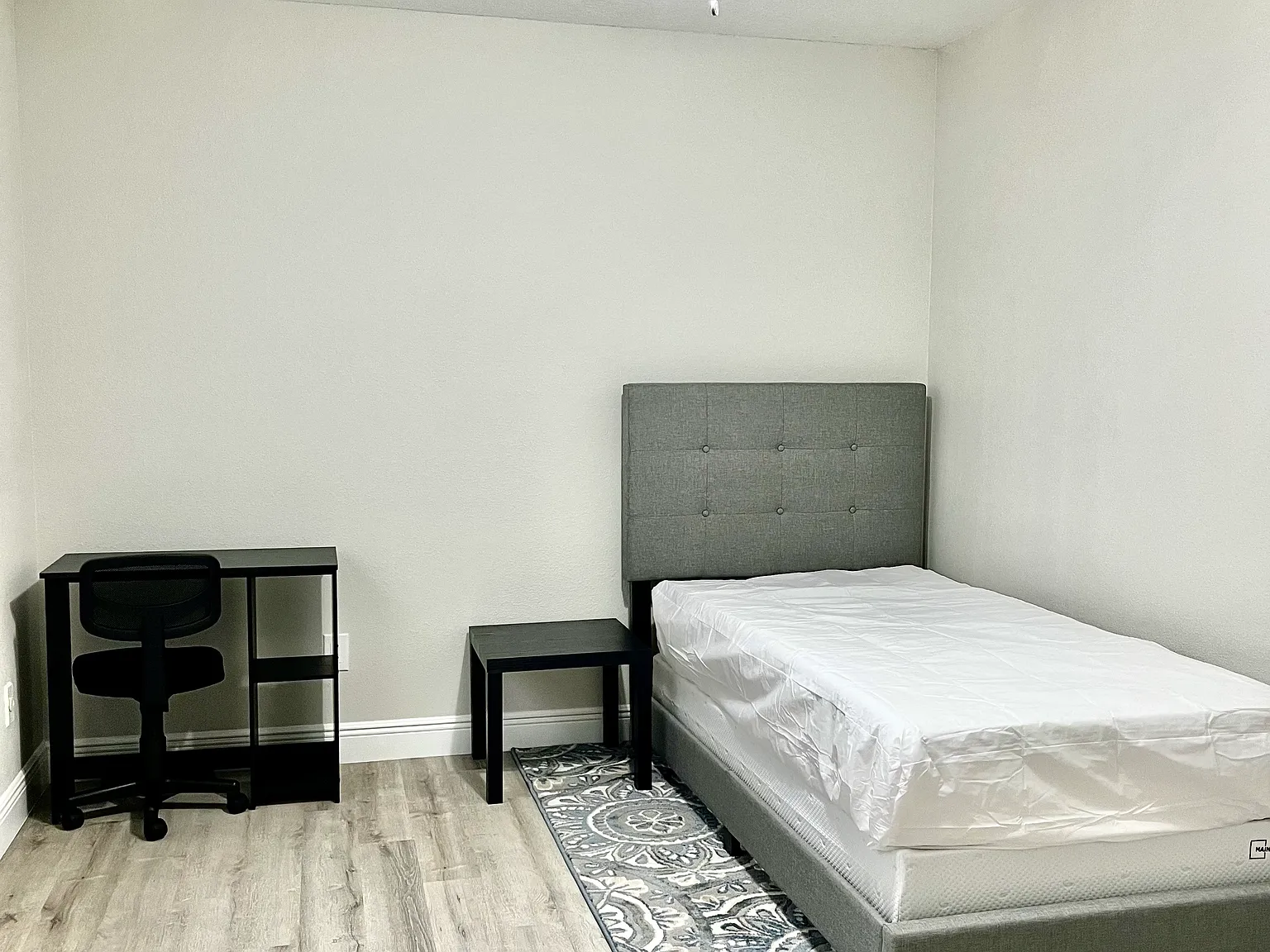2930 Kinnon Dr — Photo 2