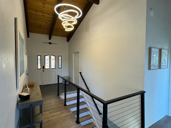 1588 Skyline Dr, South Lake Tahoe, CA 96150