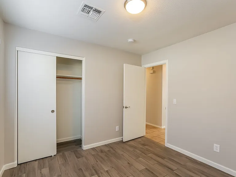 6044 W Odeum Ln — Photo 13