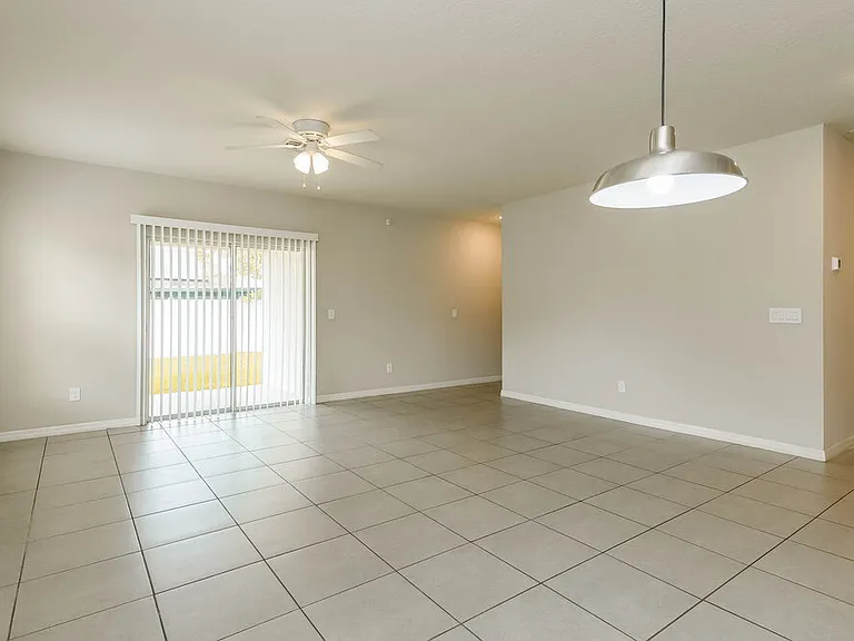 670 Basingstoke Ct — Photo 6