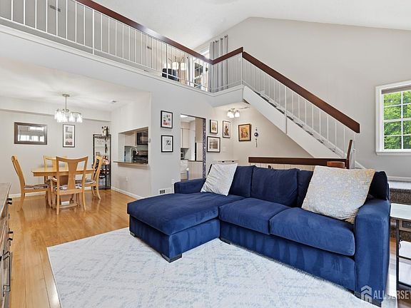 3rd image of 2508 Commons Dr