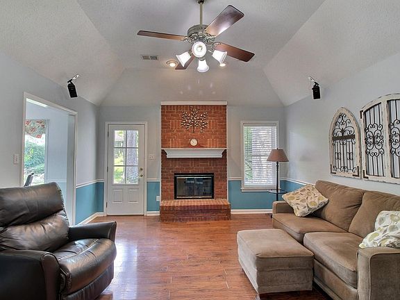 5th image of 273 Staircase Dr