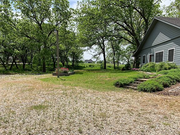 3rd image of 1540 Ford Ln