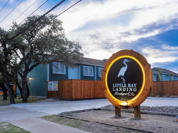 1806 Highway 35 N APT A5, Rockport, TX 78382