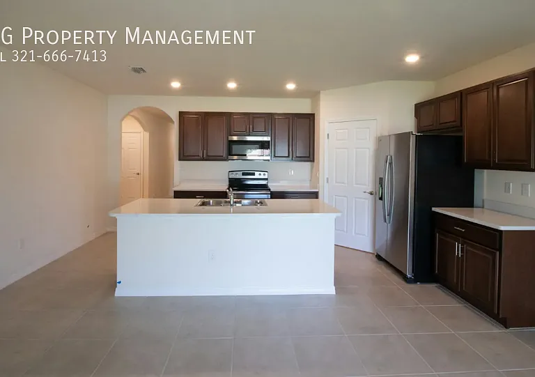 513 NW 5th St — Photo 2