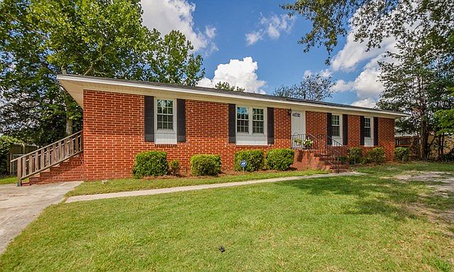 1st image of 285 Hinman Dr