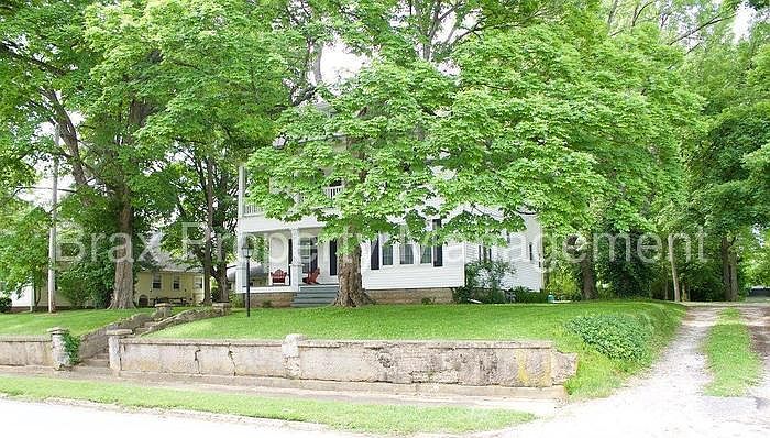 1st image of 604 W Church St